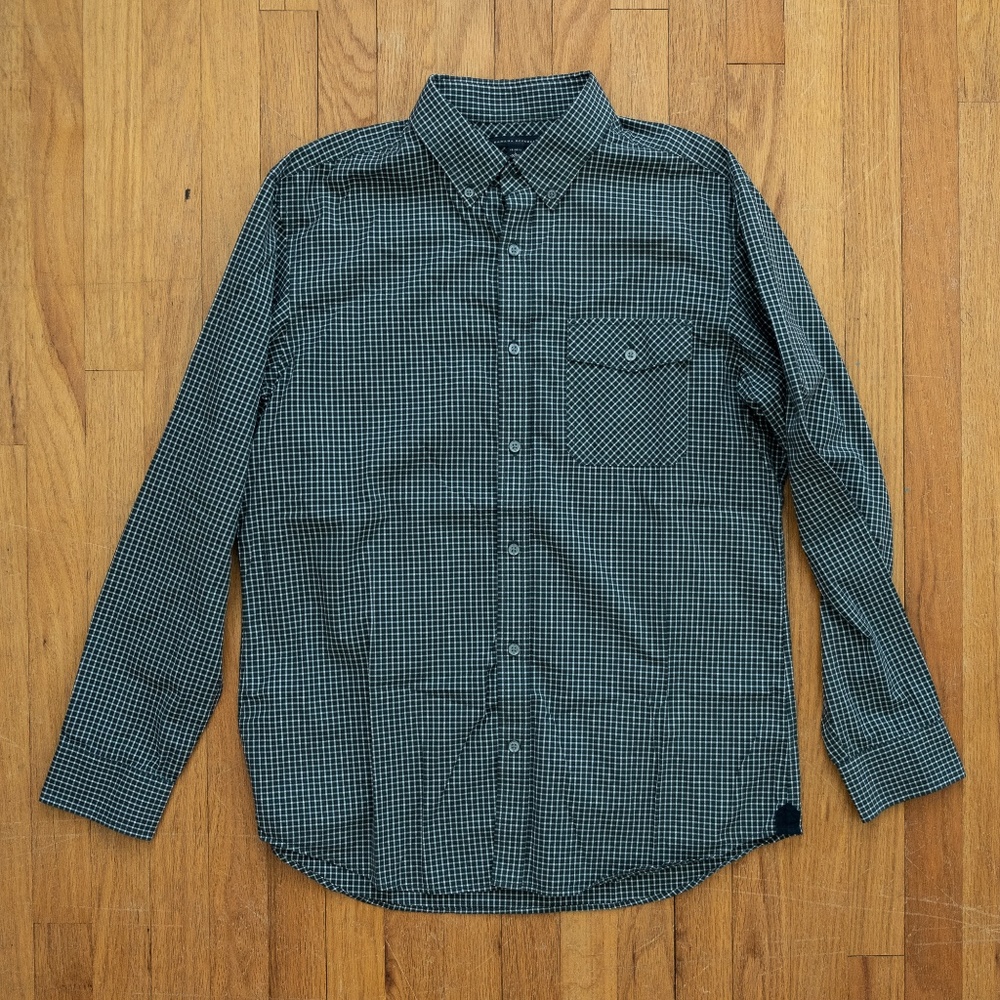 Banana Republic Checked Long Sleeve Button Down